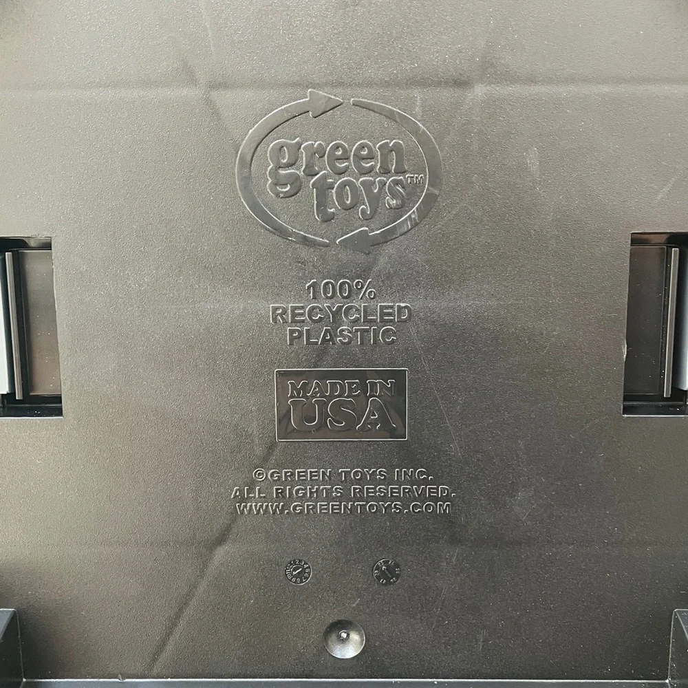 Green Toys Pull Along School Bus Wagon - Picture 6 of 7